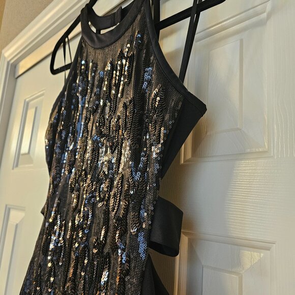 Side cut out Sequin Dress - Picture 4 of 12